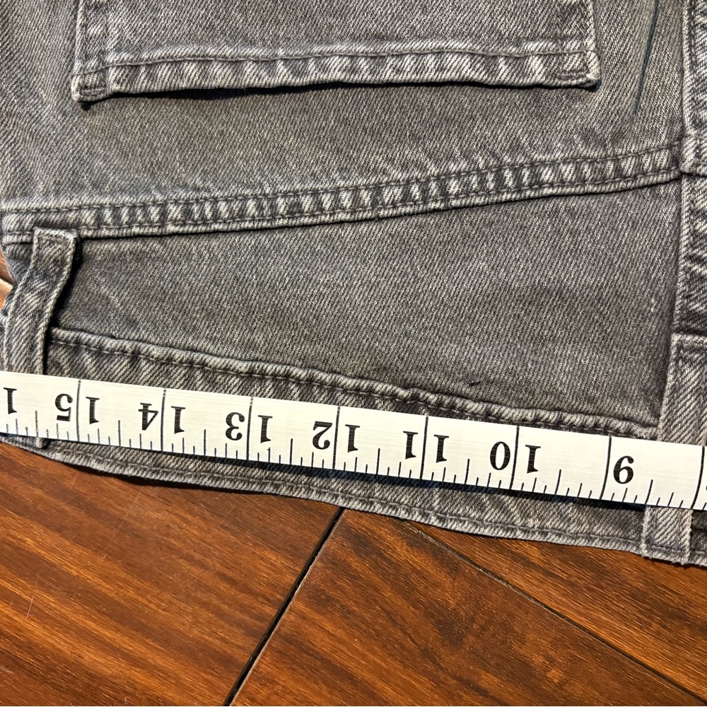 Old Navy Dark Gray High-Rise Barrel Leg Jeans - Picture 4 of 6